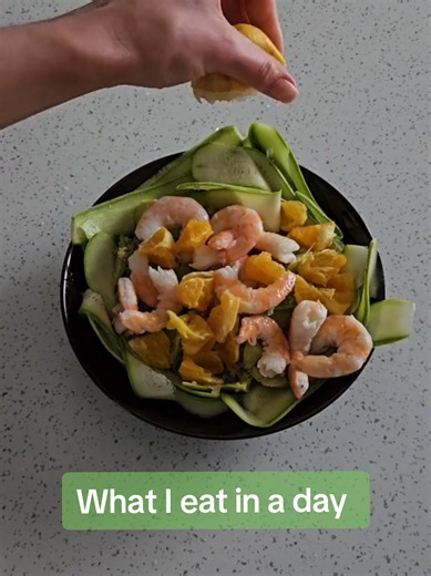 What I eat in a day ως φοιτήτρια διαιτολογίας σε θερμιδικό έλλειμμα με πολλές φυτικές ίνες και πρωτεΐνη #whatieatinaday #healthyeatingtips #nutritioncoach #διαιτολογος #διατροφη