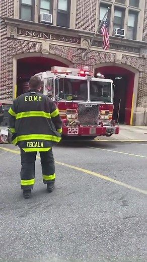 Engine 229 going out on a run. #fdny #fdny_videos #fdnyfirefighter #fdnyresponsevideos #fdny343 #343fdny #fdnytrucks