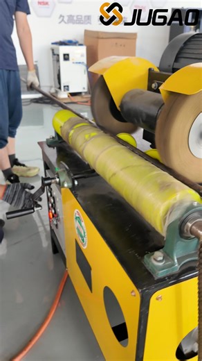 Rust? Sweep it away! Take on stubborn rust! JUGAO professional rust removal machine, simply clean! ✅ High performance: Powerful removal at incredible speed ✅ No residue: Deeply exfoliates, restoring the metal's natural color ✅ Worry-free: Stable and durable, no more repetitive work Whether it's equipment maintenance, ship care, or steel structure treatment, JUGAO makes rust removal simple and thorough! Choose JUGAO, choose a rust-free future! Consult us now to start your efficient rust removal j