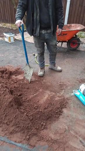 #matipo #landscaping #education #4 how to mix 👌⚒💯 getting it done before xmas!