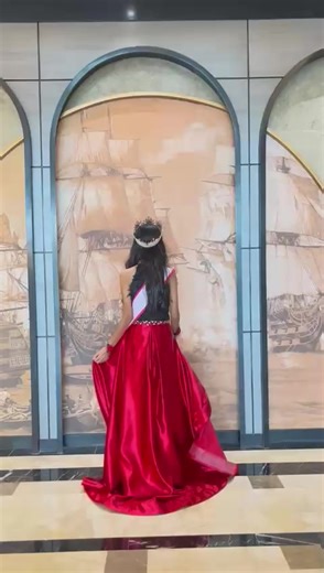 Walked with faith and confidence. God always be with me. (Stylish & catwalk style & video captured by Mom Atik) #fypp #fyp #lord