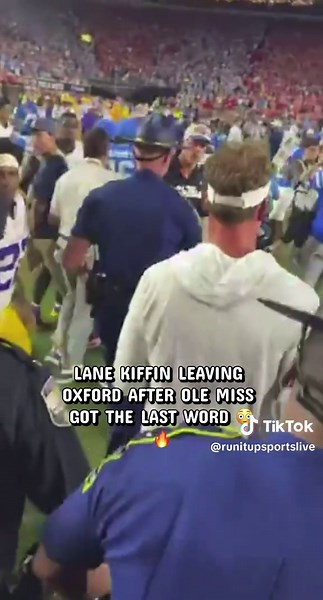 Lane Kiffin’s return to Oxford ended with Ole Miss getting the win… and Rebels fans making sure he heard them on the way out. 😳🔥 Security around him. Crowd still going. Oxford absolutely electric. Lane came back as the visitor — and Ole Miss made sure the night belonged to them. #LaneKiffin #OleMissFootball #LSUFootball #HottyToddy #RunItUpSportsLive