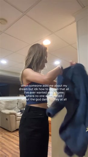 Day 34 | @swaywithsilvia honestly overwhelmed this thoughts resonated so many of you! This was a really vulnerable thing for me to post🥹 A lot of you are asking, so I'll be posting more reels this week about other 'quiet dreams' we don't say out loud… If you want to see them, make sure to follow me! xo This is my journey of tracking how I’m going to achieve this dream, welcome friend❤️ #related #fyp #relatedfeelings #explore #foryoupage #trendingreels #swaywithsilvia | Silvia ♡