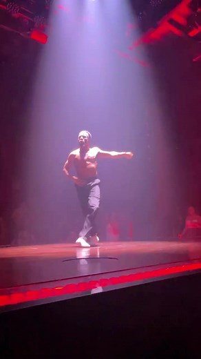 JD Rainey taking center stage in Vegas. #MagicMikeLive #MagicMikeMovie #fyp