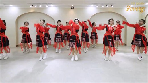 🔥 Workshop 1 buổi - miễn phí thuê đồ - học phí 200K - Bài “Đi giữa trời rực rỡ”. Đăng ký ngay thôi ạ 🔸Học 1 đoạn tổ hợp trong vòng 1h45p 🔸Miễn phí thuê đồ quay chụp bằng điện thoại cá nhân 🔸Miễn phí 1 tiếng quay chụp sau giờ học 🔸Có nhân viên hỗ trợ ________ Lịch học - Bài: Workshop Đi giữa trời rực rỡ (WDGTRR1) - Thời gian: 12h - 13h45, CN (29/6) (sau đó quay cá nhân đến 15h) - Số buổi: 1 - Địa điểm: Cơ sở 2: Tầng 5 số 5 lô 5B Trung Yên 6, Cầu Giấy, Hà Nội - Học phí: 200K 🌿Nhóm chờ lớp wo