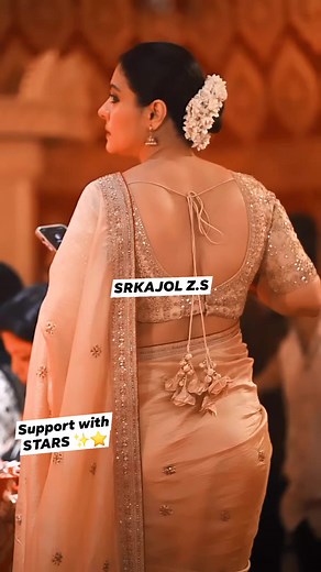 158K views · 5.7K reactions | Bollywood Queen Kajol Looking so stunning | SRK & Kajol - The Best Jodi Ever | Facebook