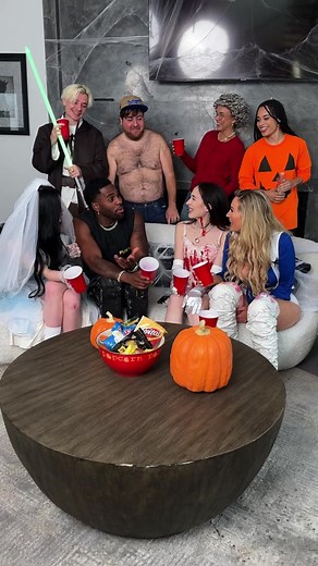 How quick ppl switch gears for Christmas #CloserToChristmas @Pierson @nevaaadaa @NickAntonyan @Gabrielle Nevaeh @Tayray Texas @Gary Grey @Elsarca