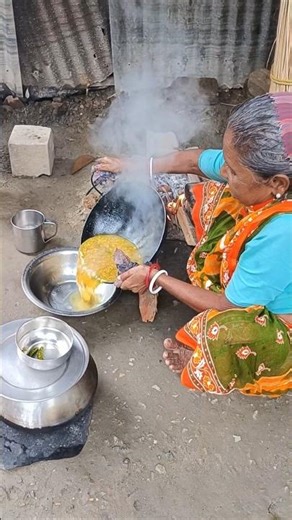 cooking potato curry 🥔🍲 #shorts #cooking #potatocurry #villagecooking #dukhinimayerjibon