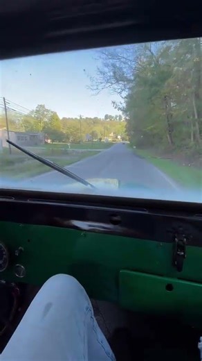 1973 Jeep CJ5 Cruising On KY Backroad