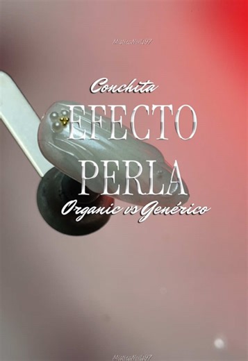 Vemos la diferencia entre este efecto perla de Organic y uno genérico. a ti. Cuál te gusta? Yo me quedo con el genérico, sin duda. Y también te dejo un súper rápido tutorial de cómo hacer una Conchita. Eso sí, consíguete un gel cinco en uno o un gel bastantes espeso, incluso podría ser un Rubber Top. agenda tu cita con antelación vía WhatsApp al 442-170-7678 ##organicnails##efectoperla##uñasperla##conchita##homestudio