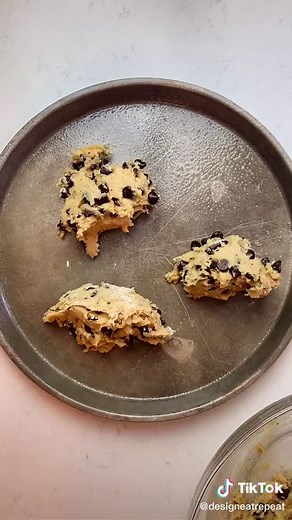 Delicious Homemade Cookie Cake Recipe for Every Occasion