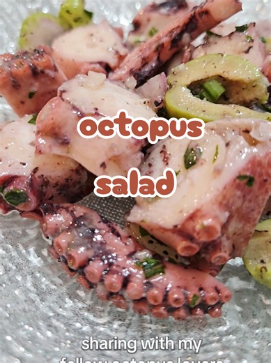 Just enjoyed the most delicious octopus salad. @Uncle Giuseppe’s Marketplace please come to Brick!! . . . . . . #healthysalad #lifestyle #healthymeals #momlife #foodie