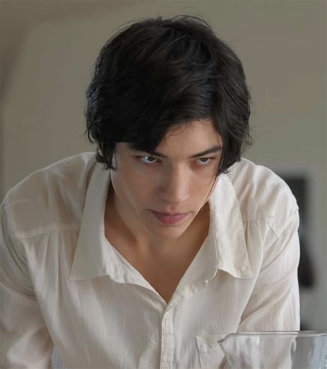 Exploring Androgyny Through Ezra Miller's Edits