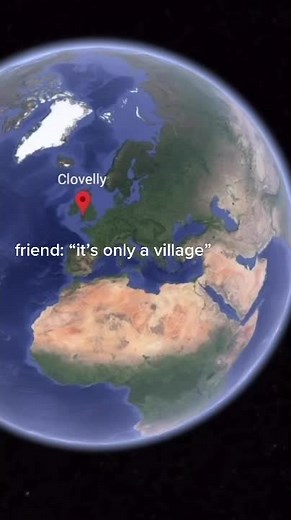 📍Clovelly Village, Devon Because of the beautiful cobbled streets there is no access to cars in the main village allowing for a peaceful tranquil visit. #clovellyvillage #traveluk #thingstodoindevon #staycationuk #fyp