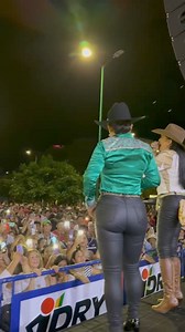 Mi amado Yopal como no cantarle y darle mi gratitud, gracias por permitirme celebrar junto a sus hijos estos 82 años de vida administrativa, felicidades en su cumpleaños gracias por haberme acogido en su seno para amarla respetarla bendecirla y crecer como ser humano. Comparto con ustedes un recuerdo grato una sencilla serenata con mi tocaya.#alcaldíadeyopal | Nancy Vargas La Legendaria