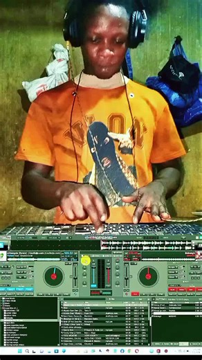 DJing with keyboard mappings 🙌🔥