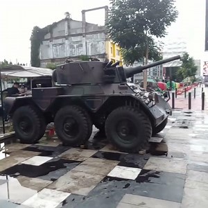 Tank perang di boulevard manado. #manadocity 2025