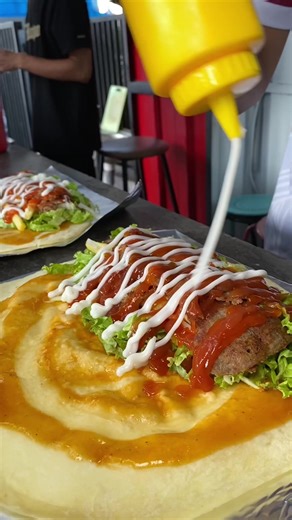 Kebab turki yang ukurannya raksasa Alamatnya: 📍jln bhakti 1 no.2 Alai parak kopi, Padang utara, kota Padang 📍di Jati sebelah es teh indonesia/ atau jln perintis kemerdekaan no.63 Padang timur, Kota Padang. # #adakebab #kebabraksasa #kebabraksasapadang #kebabviral #kebabjumbo #kulinerpadang #viraldipadang
