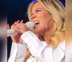 1.5M views · 59K reactions | Un poco de Los mejores momentos vividos este Weekend en ☄️#Uforiamixlive2019 #karolG #AnuelAA #NattyNatasha #ZionyLennox #Ozuna ☄️ | ACTIVADERA | Facebook