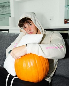 Noah Beck’s Latest Photos are So Hot Instagram Keeps Taking Them Down