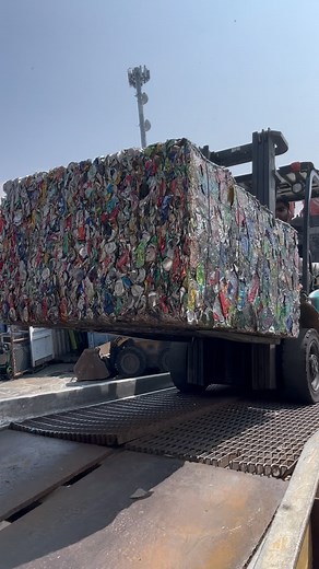 @kodallen loading up 50,000 lbs of ALUMINIUM cans. ♻️🤓⚡️🤙🏽#atlasrecycling #scrapmetal #recycle #aluminum #aluminumcans #aluminium #scrapmetalrecycling♻️ #aluminumscraprecycling | Atlas Recycling Centers, LLC.