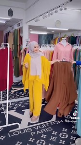 5K views · 74 reactions | SEHA BATWING SUIT lawaaaaaaa sangat Bahagian depan ada zip taw. Sesuai untuk BF mommy. Warnanya memang cantik dan material dia lembut ironless. Bila pakai nampak flowy dan manis jurrr Jom la sekali-sekala bergaya lain dari yang lain殺 For order klik link kat komen taww | Various Signature | Facebook