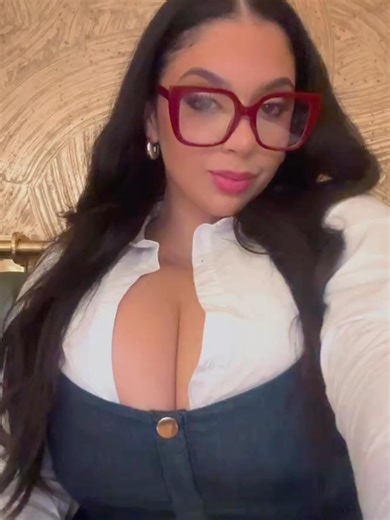 Chlo on Instagram: "fine dining, finer friends 🥂"