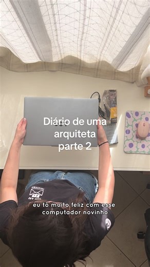 Diário de uma arquiteta - semana 2 🌸 Meu notebook novo chegooou, ir conquistando as coisas aos pouquinhos é bom demais, na jornada de empreender cada pequena conquista é enorme! Eu quero muito saber de você: qual seria o primeiro cômodo que você reformaria na sua casa? #designdeinteriores #empreender