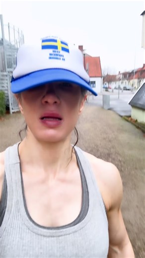 61 reactions | When is the best time to do cardio? What do you do when you’re just tired? Check out the new Fighterdiet mindset video I shared with you about how I find a way to seduce my mind and get out of my low energy mode for my HIIT. FighterDiet.com #fighterdiet #hiitcardio #hiitworkouts #cardiotraining #fitnessworkouts | Pauline Nordin | Facebook