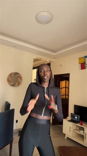 Vidéos de Reïna Fall (@rena.del.flow) avec son original - lama ndiaye