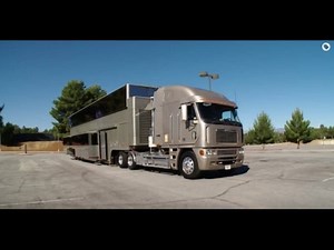 Will Smith, ecco il suo Transformer Camper da 2,5 mln di dollari (VIDEO)