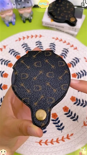 Portable leather magnifying glass with glass surface, high definition, high magnification ratio