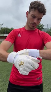 New SAMURAI Model 22/23! 🤍 RG Goalkeeper Gloves! 🔥 A new design for Samurai2022-2023 model with an all White / Golden tones. It is an excellent choice for keepers who opt for a classic look on their Gloves. Samurai features a padded backhand, a double wrapped thumb and it is set on a semi roll cut. All these characteristics are ideal for keepers that want to feel the glove secure on the hands, a top choice for many of our PRO keepers, in any weather conditions. BACKHAND: New all white / golden