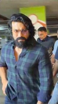 నాన్న హిట్ ని చూడటానికి AMB మాల్ కి వచ్చిన చరణ్ ❤️😍: Ram Charan With His Family Watching #MSG