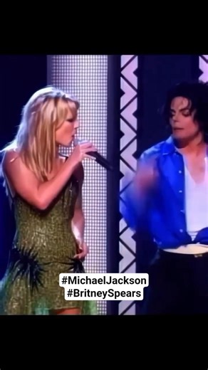 Michael Jackson y Britney Spears Momento icónico del Pop #michaeljackson #britneyspears #reydelpop