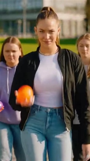 Artist gets splashed! prank goes wrong, security steps in. #selfdefense #PrankGoneWrong #Art