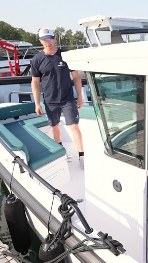 12K views · 28 reactions | En revolution gällande pris, design och funktion när det begav sig 2014. Sedan dess har Axopar 28 Cabin förfinats och förbättrats i flera omgångar och nu finns uppföljaren Axopar 29 XC. Surfa in på Hamnen och se test av båda modellerna☀️. | Skippo.se | Facebook