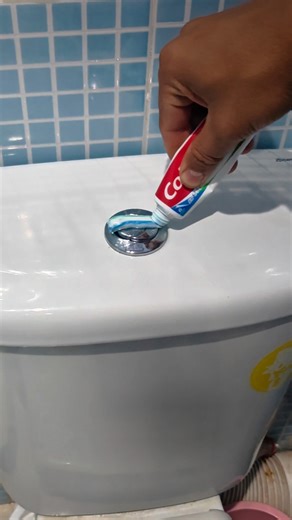 1.6M views · 1.3K reactions | Put toothpaste on the toilet seat—you won’t believe the result | Diy pro | Facebook