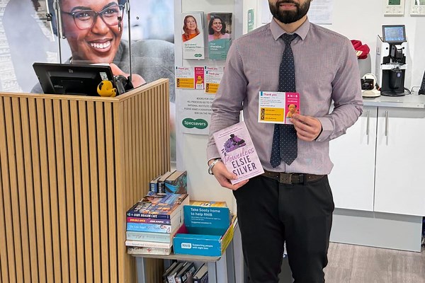 Midlands opticians raises £500 for RNIB