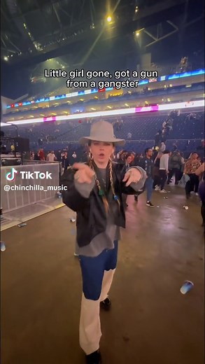 Chinchilla Singer Performing 'Little Girl Gone' Live at O2 Arena