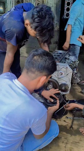 232K views · 5.2K reactions | Diesel Engine Overhaulin BS3 Cummins #overhaul #overhaulin #diesel #engine #BS3 #cummins #dieseltrucks #Taylor #track #Trucks #worktime #mechanical #mechaniclife #mechanic #motorparts #work #my #jobs #mywork #myworkshop #mygarage | Mohiuddin Motor Workshop /Garage | Facebook