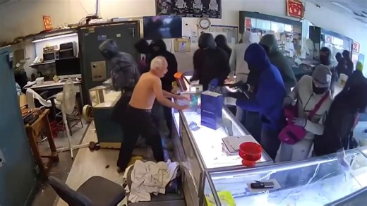 Brazen Robbery at California Jewelry Store Caught on Camera