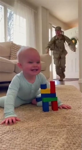 Baby’s First Ever Military Homecoming — His Reaction Will Melt Your Heart 😭🇺🇸