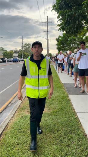 The Fish Factory on Instagram: "🎄CHRISTMAS 2025🎄 IT’S CHRISTMAS EVE AND EVERYONE KNOWS WHERE TO GO FOR THE BEST SEAFOOD! 🦀🦞🦐🐙🦪🐟🙂 JUST 9 HOURS LEFT TO GRAB YOUR FRESH SEAFOOD! #thefishfactorybrisbane #merrychristmas #freshseafood #bestseafood #fishfactoryfam"