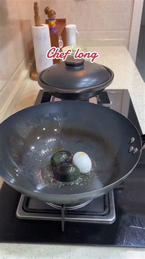 咸鸭蛋与皮蛋的美味汤品制作