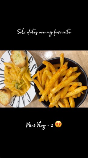 Solo dates are my favourite - Mini Vlog 2 🫶🏻 #minivlog #foodie #pune