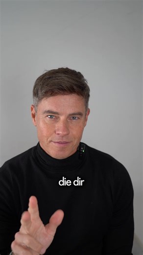 1. Du leidest weniger, wenn du aufhörst, von anderen zu erwarten, dass sie so sind wie du. Jeder Mensch sieht die Welt auf seine Weise, will andere Dinge, handelt anders. Zu erwarten, dass jemand genau so denkt und fühlt wie du, ist schlicht unrealistisch. 2. Hör auf zu glauben, dass dir jemand etwas schuldet. Nur weil du viel in eine Beziehung investiert hast, bedeutet das nicht automatisch, dass du etwas zurückbekommst. 3. Schweigen ist auch eine Antwort. Wenn du dich immer meldest, Nachrichte