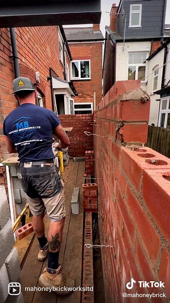 How to Properly Cut Bricks for Construction Work