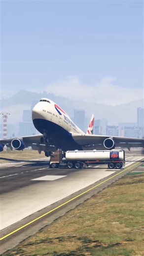 Boeing Aircraft Emergency Landing on Runway Interrupted by Oil Tanker Accident | Gtav