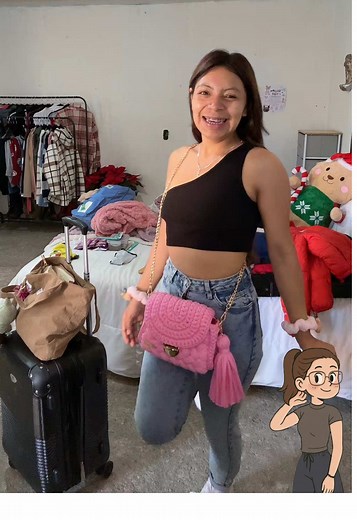 Dicen que si no hay drama, no es viaje. 😂 Ayer perdí mi cartera en la combi y pensé que todo se había arruinado, pero hoy por fin las cosas se acomodaron. Acompáñenme a hacer la maleta a última hora y a dejar atrás el estrés para disfrutar de Puebla. 🎄✨ A veces los planes cambian, pero la meta sigue siendo la misma. ¡Vámonos! 🛫#viraltiktok #paratiiiiiiiiiiiiiiiiiiiiiiiiiiiiiiiiii🦋 #mamajoven #viaje #vlogdiario